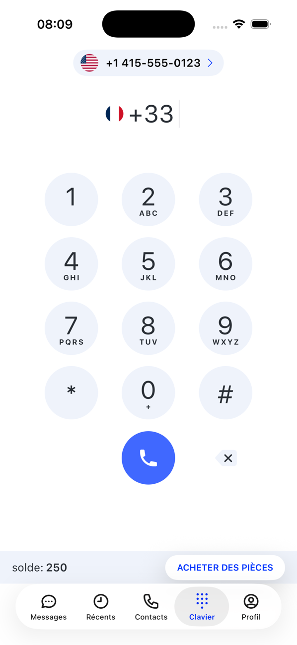 Écran Clavier avec le sélecteur de numéro en haut, le drapeau du pays, le pavé de numérotation et le solde en pièces